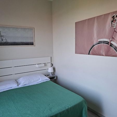 Fare Bnb - Room Del Parco Reggio Emilia Exterior foto