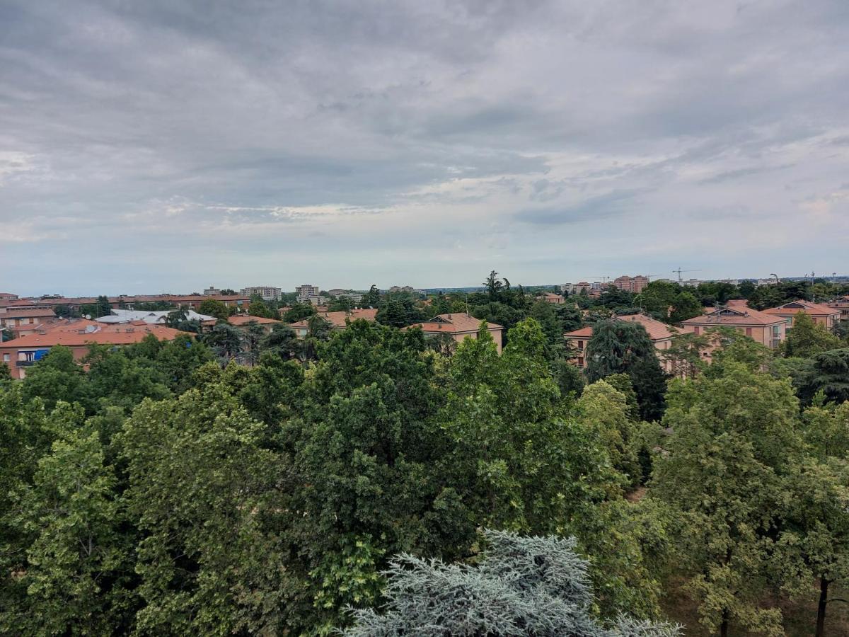 Fare Bnb - Room Del Parco Reggio Emilia Exterior foto