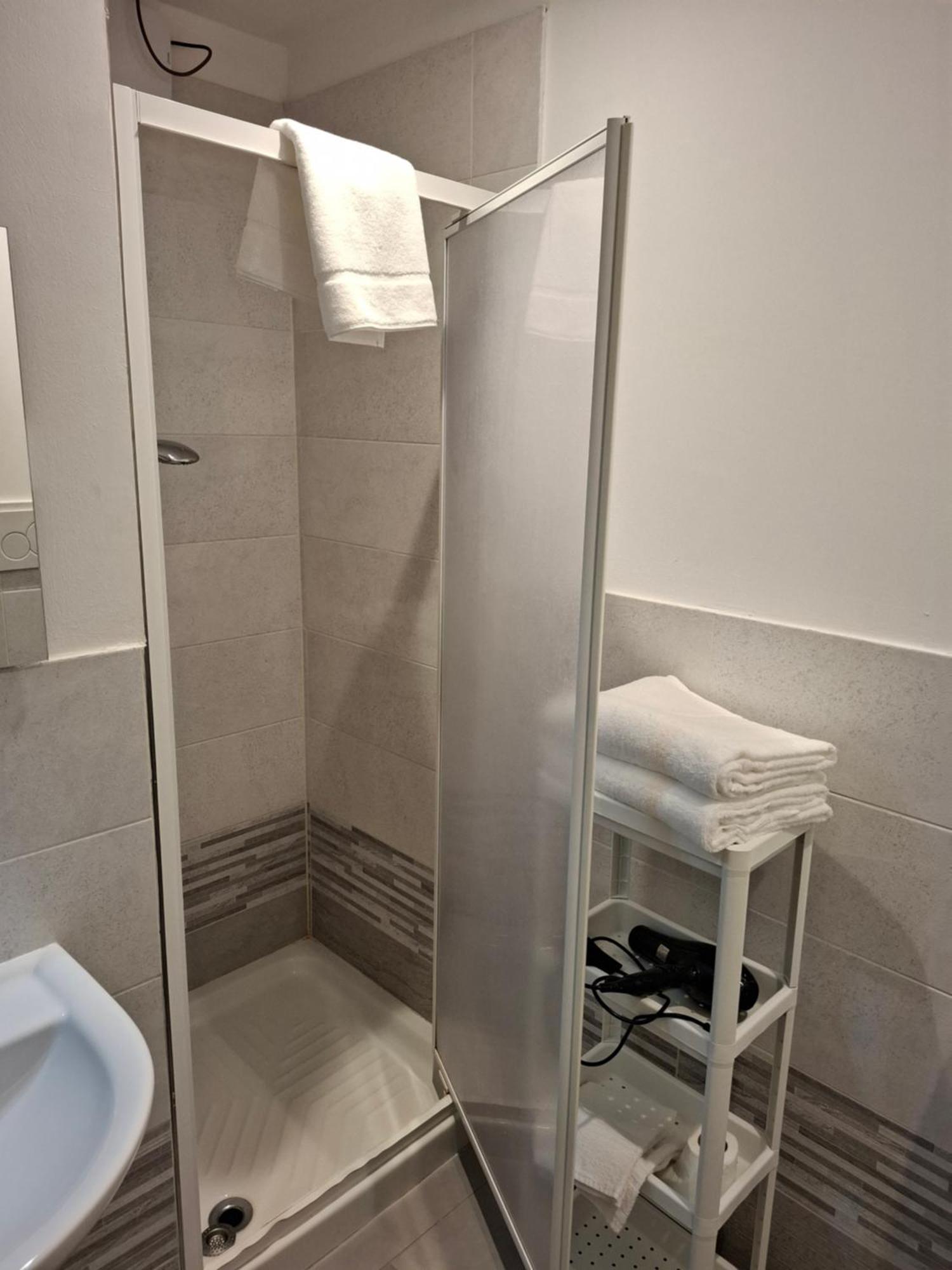 Fare Bnb - Room Del Parco Reggio Emilia Exterior foto