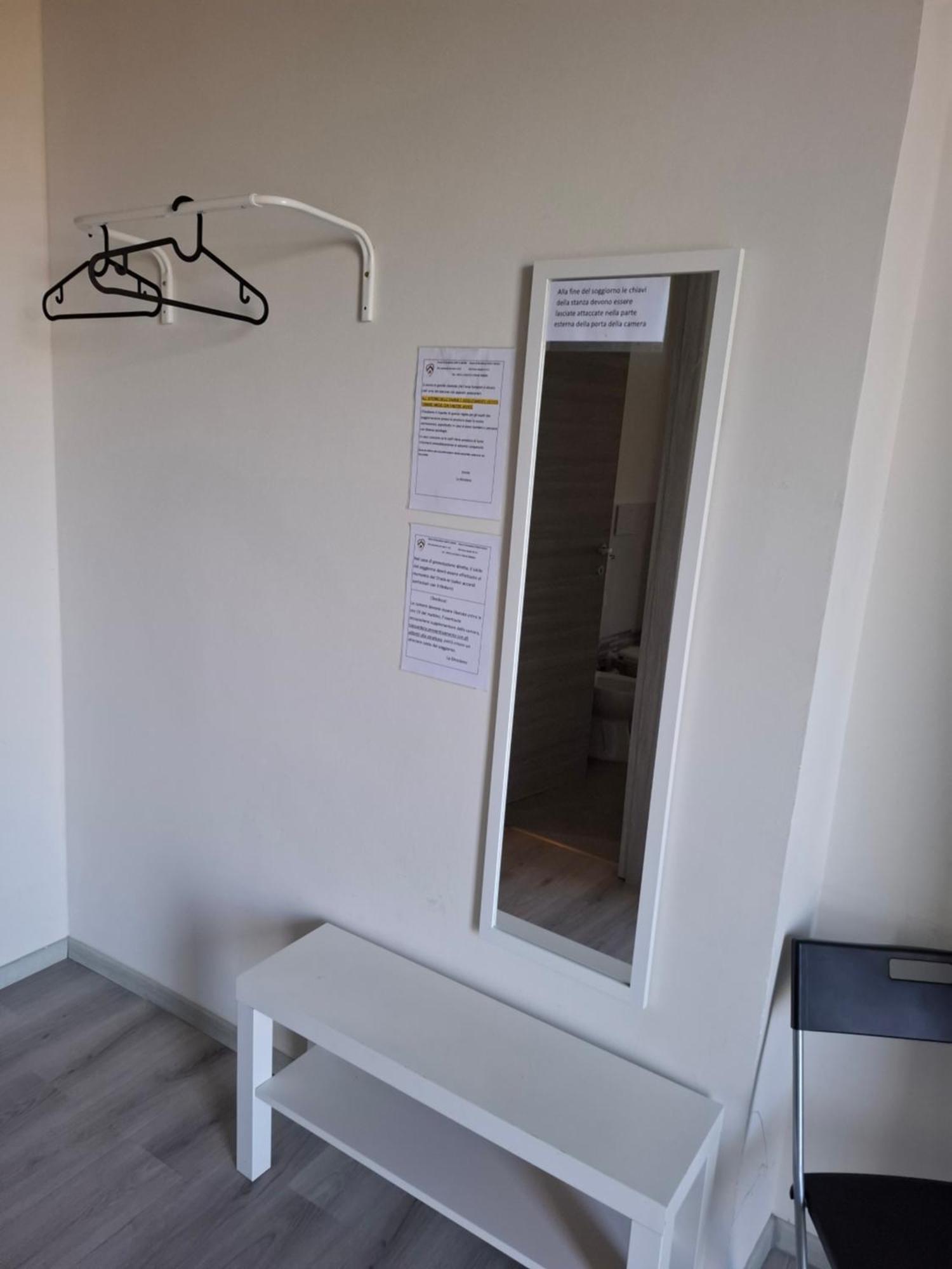 Fare Bnb - Room Del Parco Reggio Emilia Exterior foto